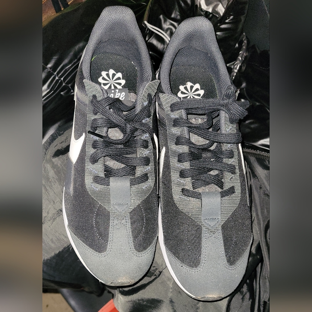 Black Nike